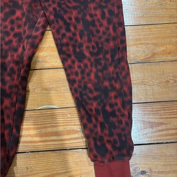 (812) +ZELLA RED &BLACK SWEATPANTS - Picture 2 of 8